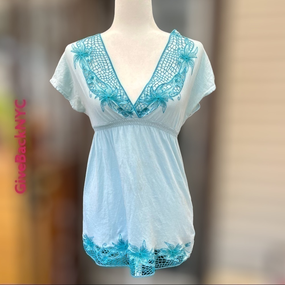 BCBGMaxAzria V Neck Cutout Top Size S